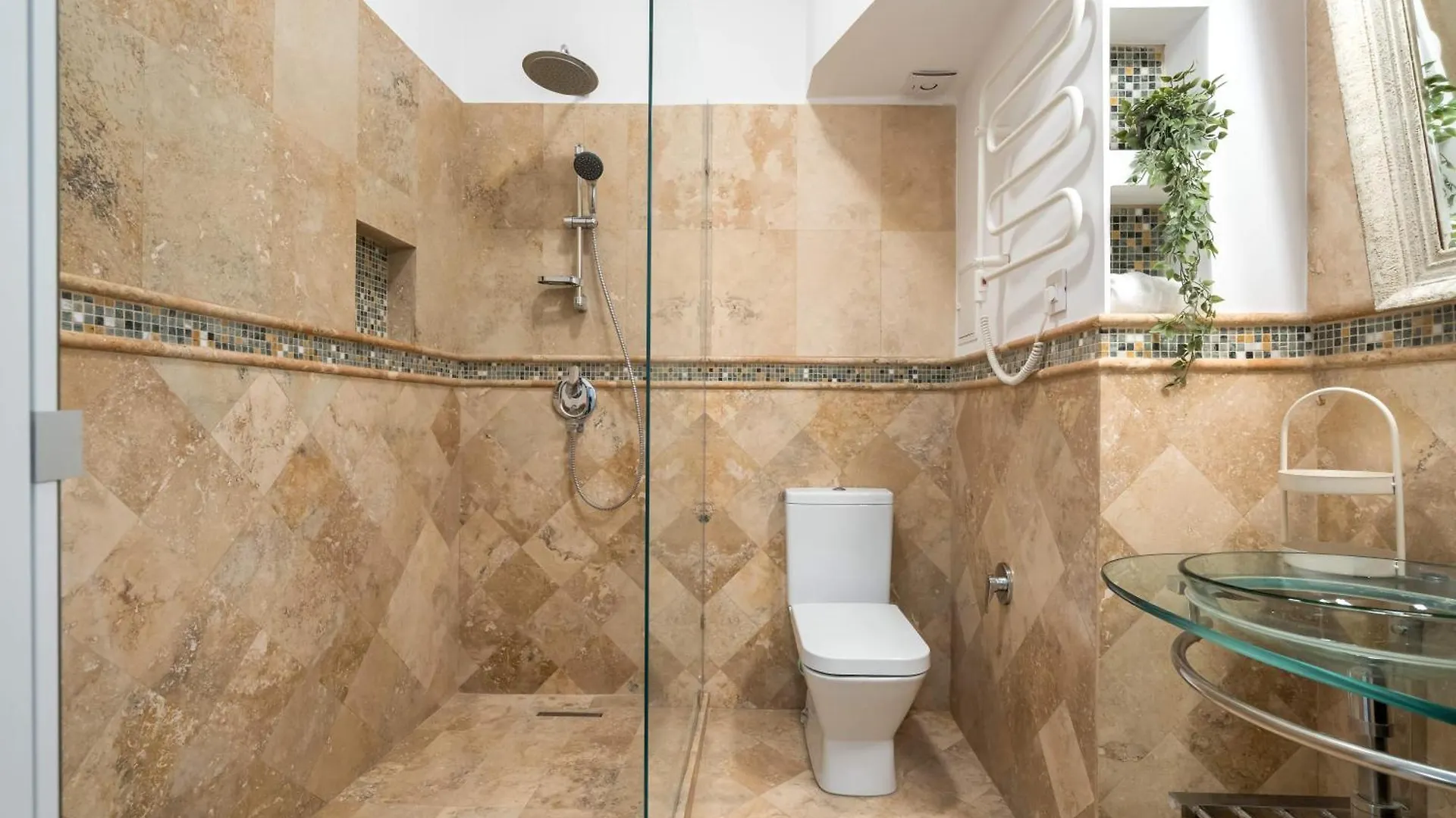 Stunning 3Br - Balcony Overlooking Calea Victoriei Boekarest 0*,
